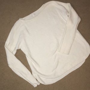 Dolphin hem cream gap sweater